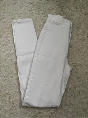 Fashion Nova - White Slim-Fit Jeans